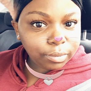 Meet your Posher, Takia